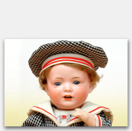 Note cards featuring classic antique and collectible dolls at http://www.collectornet.net/cards/dolls