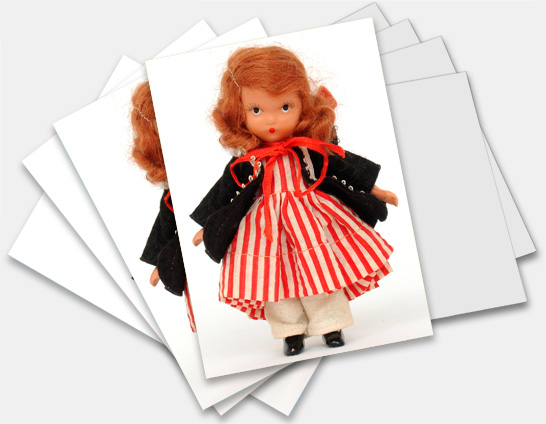 Note cards, greeting cards featuring classic antique and collectible dolls at http://www.collectornet.net/cards/dolls/