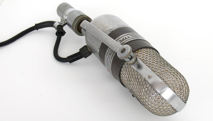 RCA 77-DX professional microphone at http://www.collectornet.net