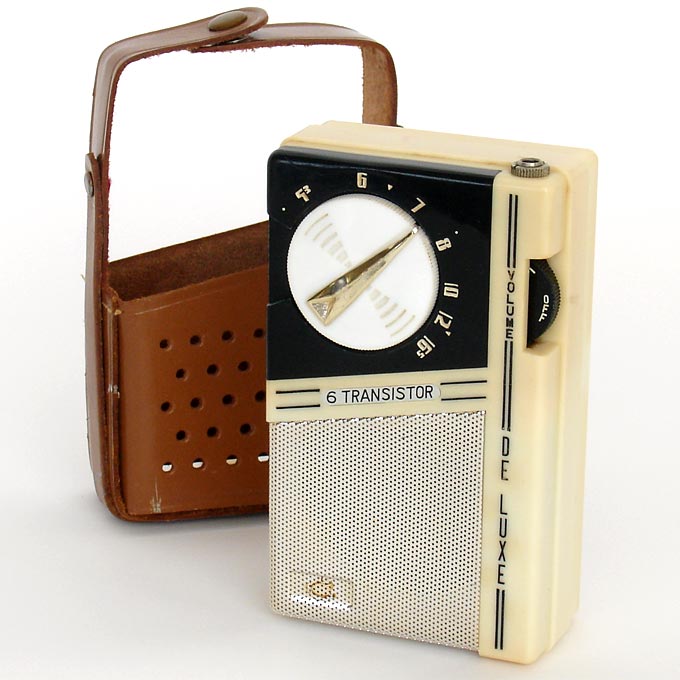 Interesting vintage Orion transistor radio from Japan knocks off the rare Sony TR-65 at www.collectornet.net/radio/pocket