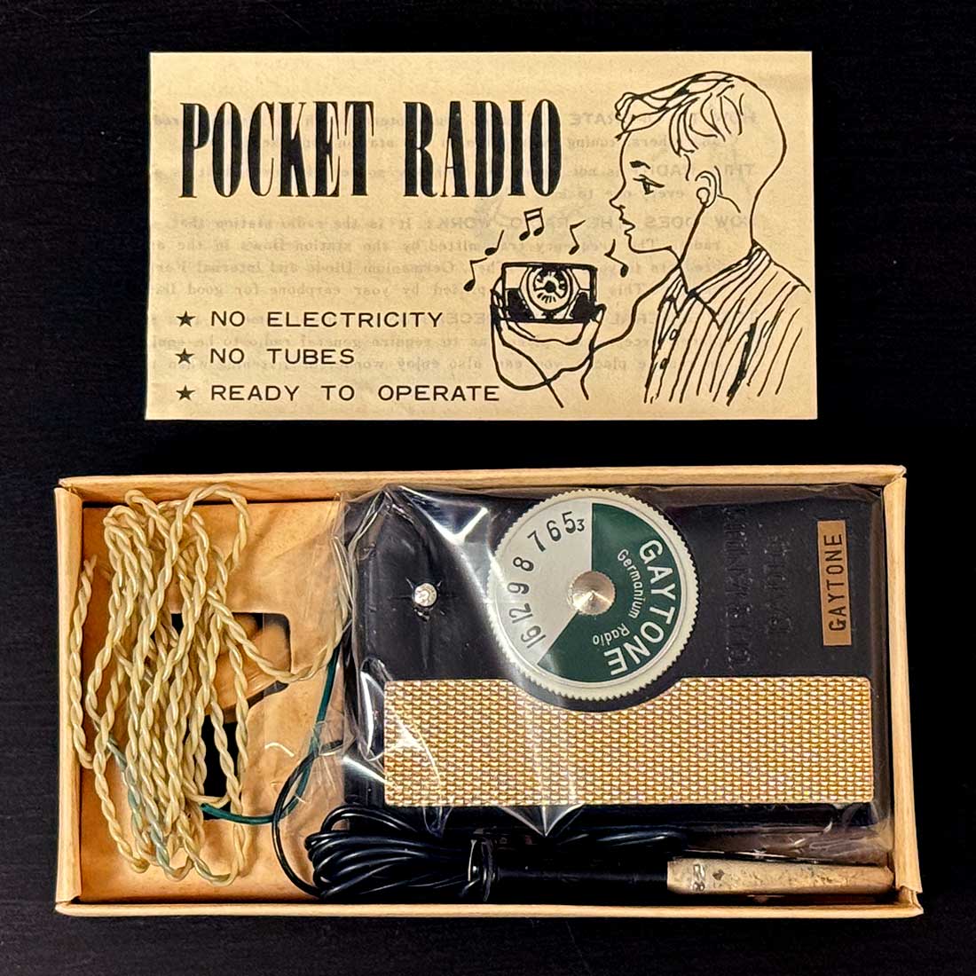 Gaytone crystal radio complete in original box! at www.collectornet.net/radio/pocket